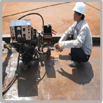 Máquina automática de solda de ponta e canto para tanque de GNL